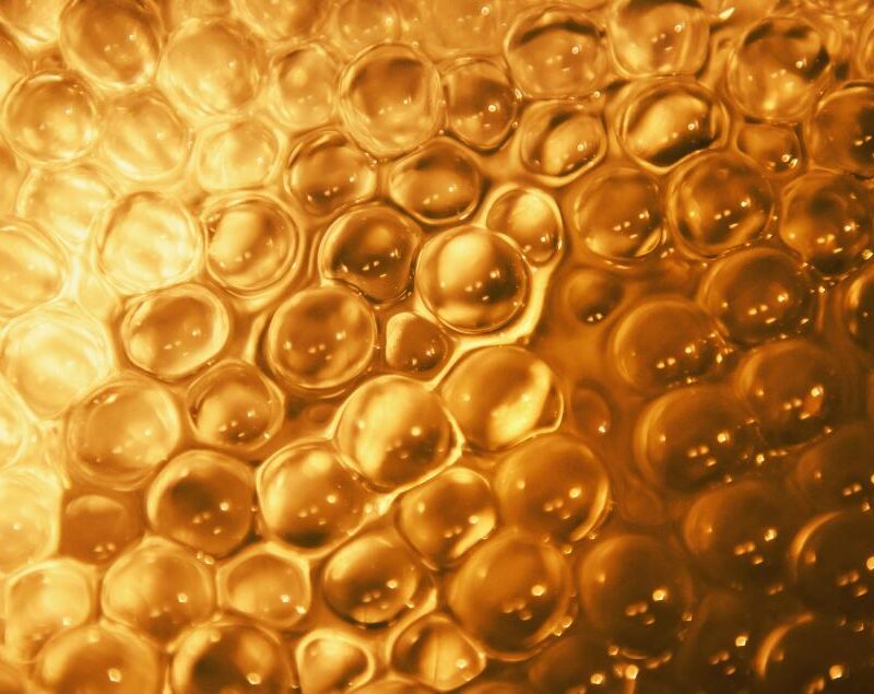 lampi di colori vivaci come quelli che conferisce la quercetina alla frutta e alla verdura